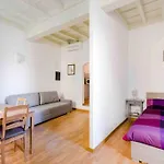 Elegant Trilussa Apartment